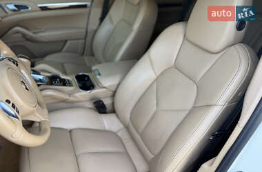 Внедорожник / Кроссовер Porsche Cayenne 2010 в 