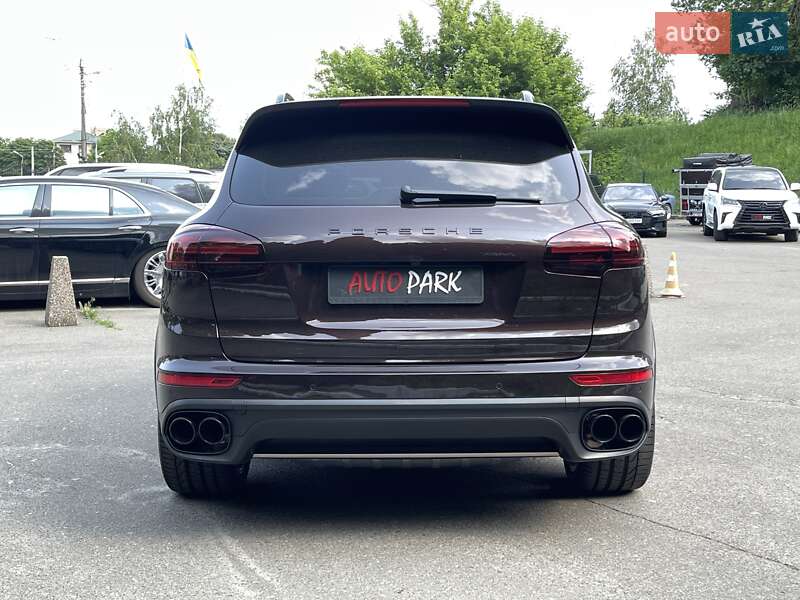 Внедорожник / Кроссовер Porsche Cayenne 2015 в Киеве
