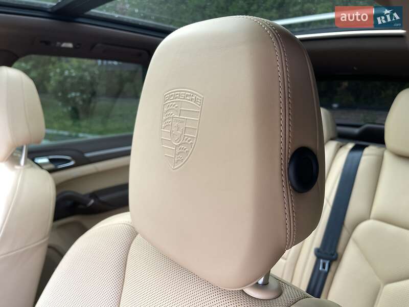 Внедорожник / Кроссовер Porsche Cayenne 2015 в Киеве