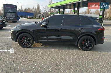 Внедорожник / Кроссовер Porsche Cayenne 2014 в 