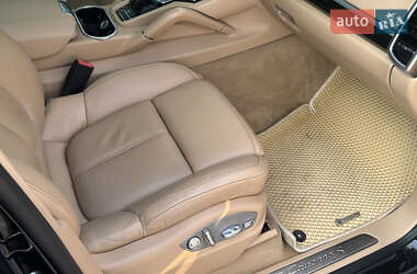 Внедорожник / Кроссовер Porsche Cayenne 2014 в 