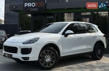 Внедорожник / Кроссовер Porsche Cayenne 2016 в 