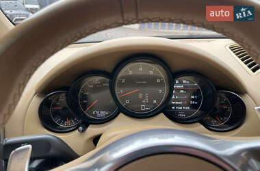 Внедорожник / Кроссовер Porsche Cayenne 2012 в 