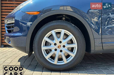 Внедорожник / Кроссовер Porsche Cayenne 2013 в 