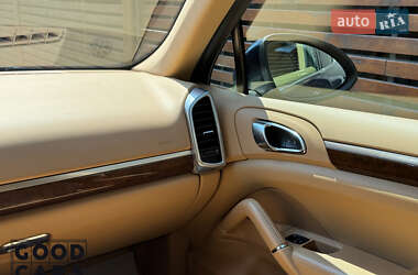 Внедорожник / Кроссовер Porsche Cayenne 2013 в 