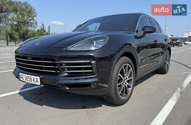 Внедорожник / Кроссовер Porsche Cayenne 2018 в 
