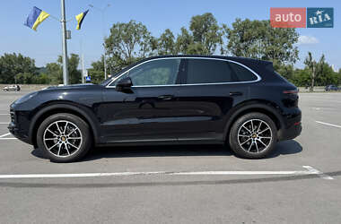 Внедорожник / Кроссовер Porsche Cayenne 2018 в 