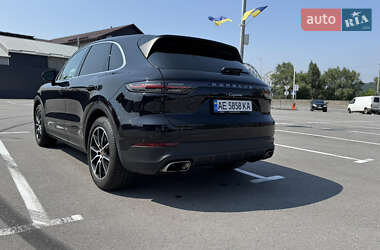 Внедорожник / Кроссовер Porsche Cayenne 2018 в 