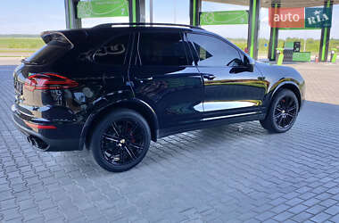 Внедорожник / Кроссовер Porsche Cayenne 2017 в 
