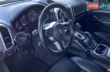 Внедорожник / Кроссовер Porsche Cayenne 2017 в 