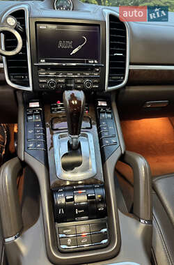 Внедорожник / Кроссовер Porsche Cayenne 2012 в 