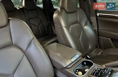 Внедорожник / Кроссовер Porsche Cayenne 2012 в 
