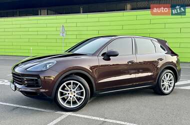 Внедорожник / Кроссовер Porsche Cayenne 2018 в 