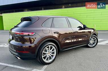 Внедорожник / Кроссовер Porsche Cayenne 2018 в 