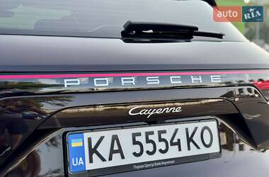 Внедорожник / Кроссовер Porsche Cayenne 2018 в 