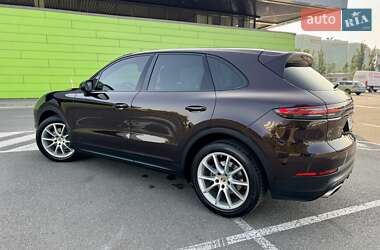 Внедорожник / Кроссовер Porsche Cayenne 2018 в 