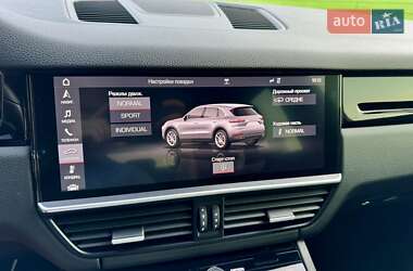 Внедорожник / Кроссовер Porsche Cayenne 2018 в 