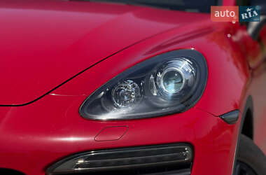 Внедорожник / Кроссовер Porsche Cayenne 2013 в 
