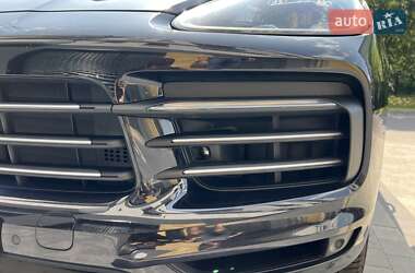 Внедорожник / Кроссовер Porsche Cayenne 2019 в 