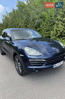 Внедорожник / Кроссовер Porsche Cayenne 2013 в 
