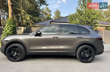 Внедорожник / Кроссовер Porsche Cayenne 2012 в 