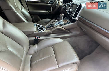 Внедорожник / Кроссовер Porsche Cayenne 2012 в 