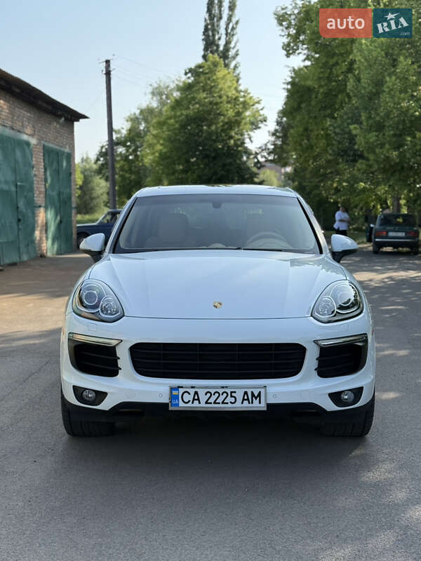 Внедорожник / Кроссовер Porsche Cayenne 2017 в Черкассах