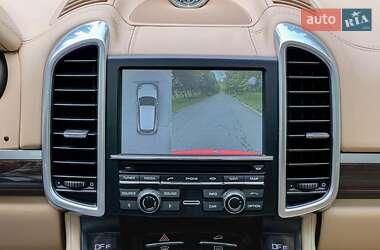 Внедорожник / Кроссовер Porsche Cayenne 2015 в 