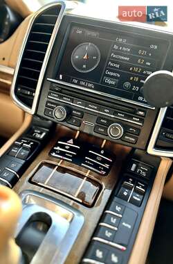 Внедорожник / Кроссовер Porsche Cayenne 2012 в 