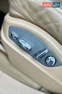 Внедорожник / Кроссовер Porsche Cayenne 2012 в 
