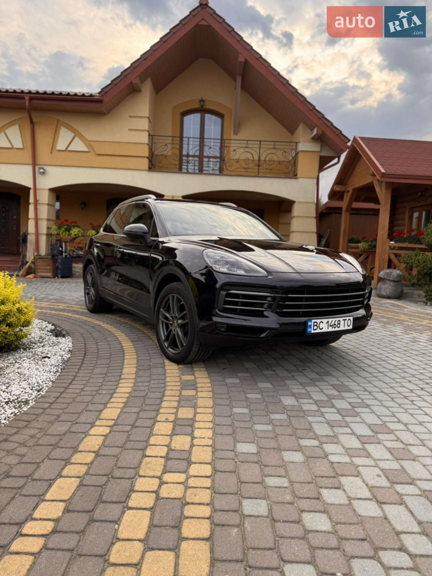2020 Porsche Cayenne - мініатюра 3