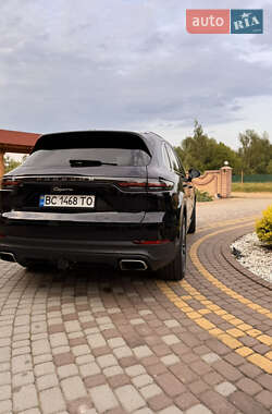 Внедорожник / Кроссовер Porsche Cayenne 2020 в 