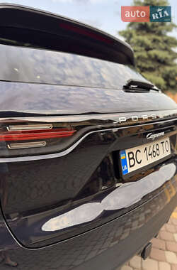 Внедорожник / Кроссовер Porsche Cayenne 2020 в 