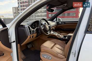Внедорожник / Кроссовер Porsche Cayenne 2013 в 