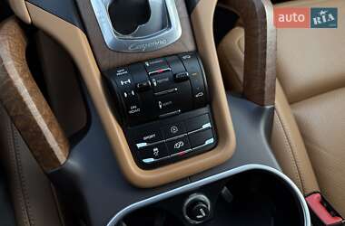 Внедорожник / Кроссовер Porsche Cayenne 2013 в 