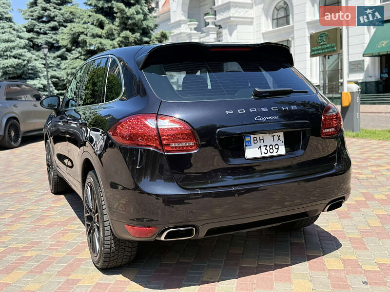 Позашляховик / Кросовер Porsche Cayenne 2010 в Одесі