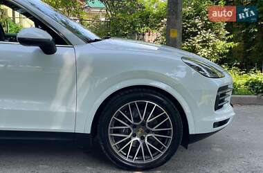Внедорожник / Кроссовер Porsche Cayenne 2021 в 
