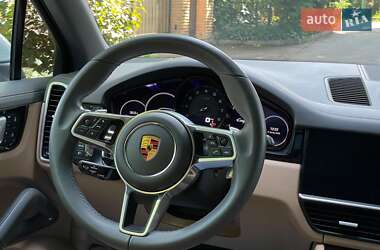 Внедорожник / Кроссовер Porsche Cayenne 2021 в 