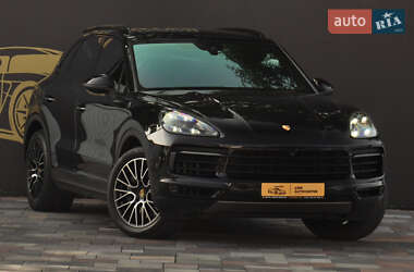 Внедорожник / Кроссовер Porsche Cayenne 2018 в 