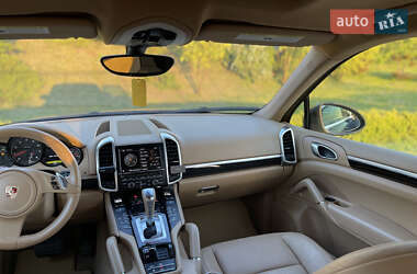 Позашляховик / Кросовер Porsche Cayenne 2012 в 