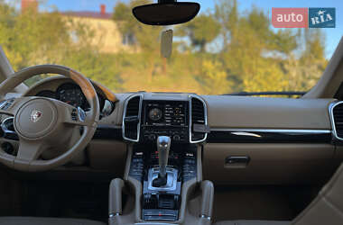 Позашляховик / Кросовер Porsche Cayenne 2012 в 