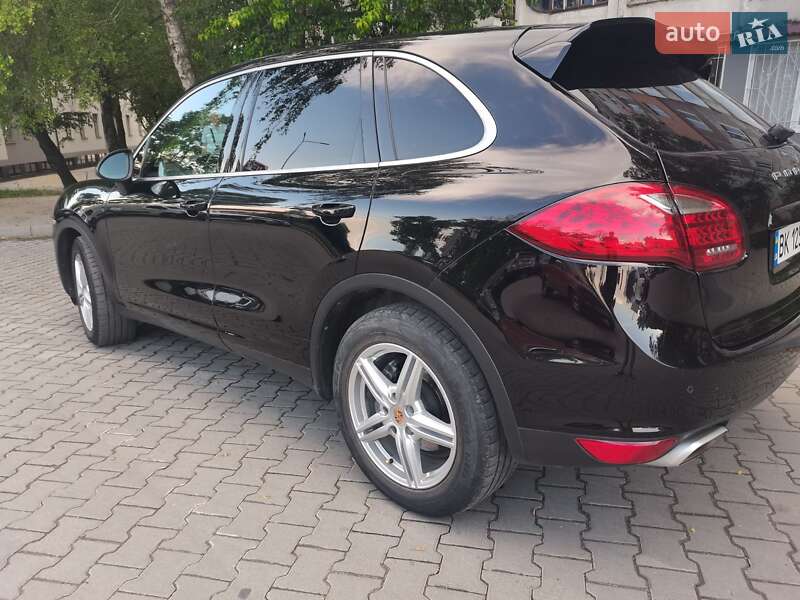 Позашляховик / Кросовер Porsche Cayenne 2014 в Тернополі