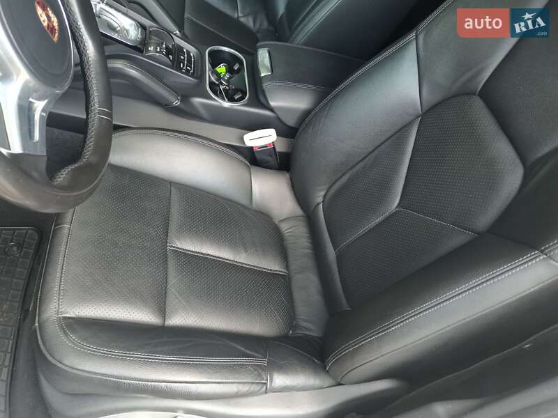 Позашляховик / Кросовер Porsche Cayenne 2014 в Тернополі