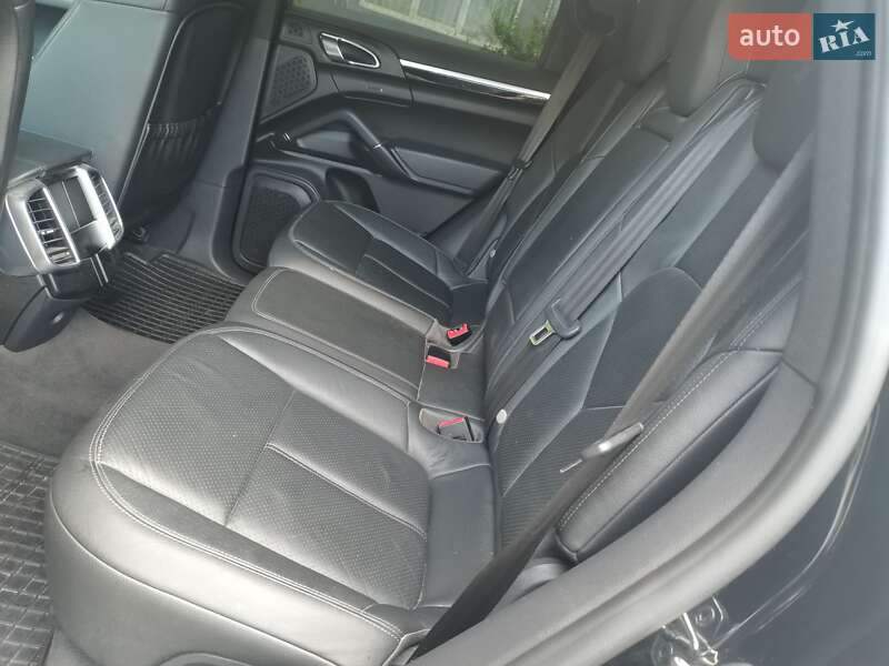 Позашляховик / Кросовер Porsche Cayenne 2014 в Тернополі