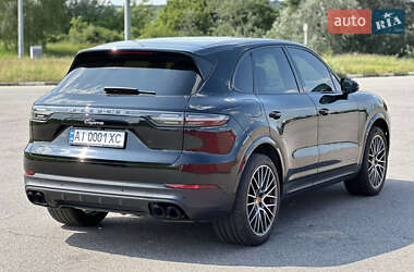 Позашляховик / Кросовер Porsche Cayenne 2021 в 