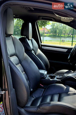 Позашляховик / Кросовер Porsche Cayenne 2010 в 