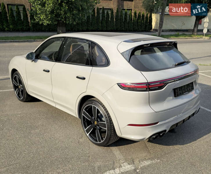 Позашляховик / Кросовер Porsche Cayenne 2022 в Києві
