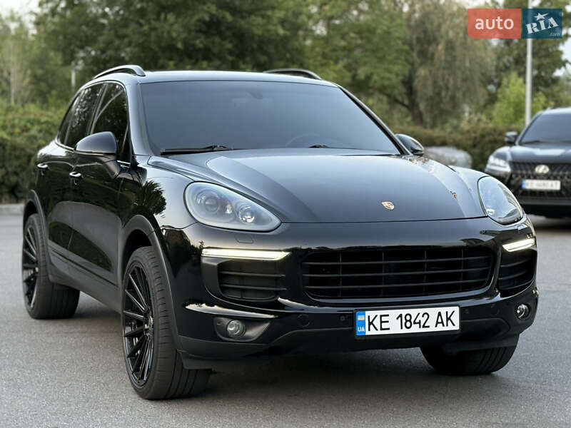 Позашляховик / Кросовер Porsche Cayenne 2017 в Києві