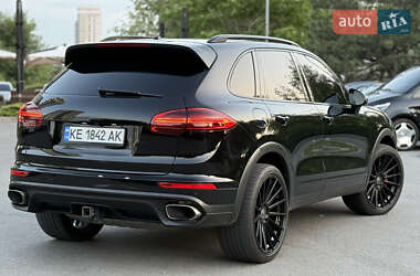 Внедорожник / Кроссовер Porsche Cayenne 2017 в 