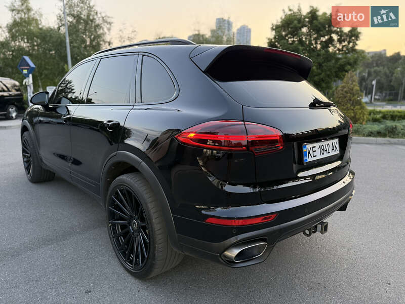 Позашляховик / Кросовер Porsche Cayenne 2017 в Києві